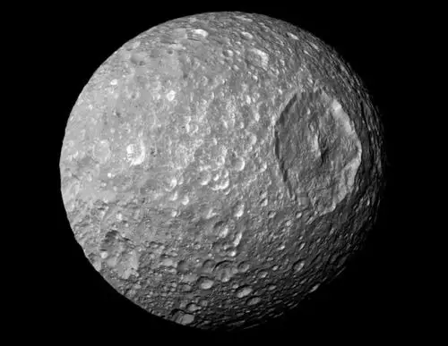 卡西尼飞船捕捉的壮丽土星景象组图9