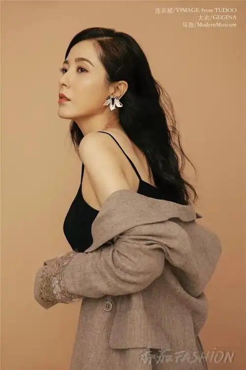 在所有上过男人装的女明星中她票选是第一名