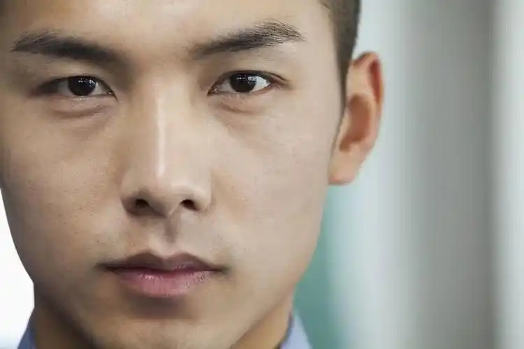 男人人中短好不好,人中短命运好不好?有什么说法吗