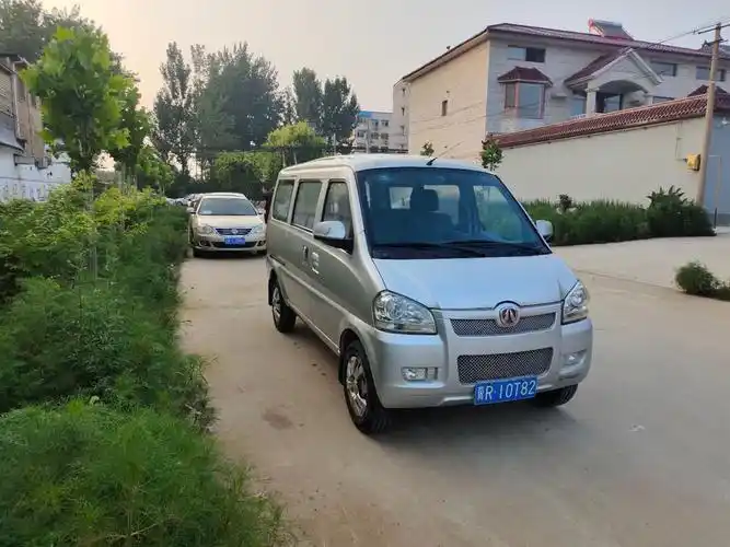 12年北汽面包 9000元