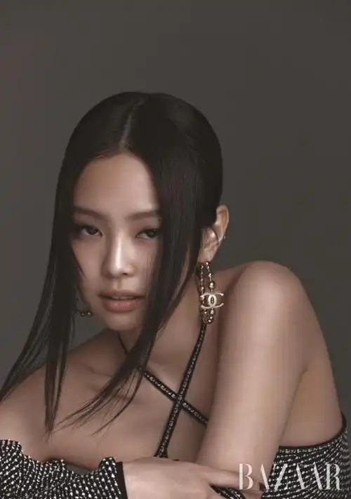 jennie复古大片曝光波浪卷发时髦优雅
