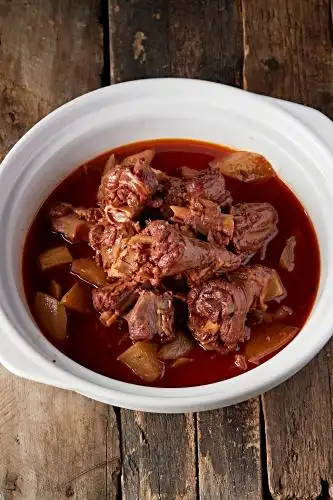 砂锅羊棒骨炖白萝卜