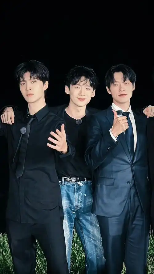 嚯哈哈哈哈哈笑不活了|范丞丞|白敬亭|魏大勋_新浪新闻