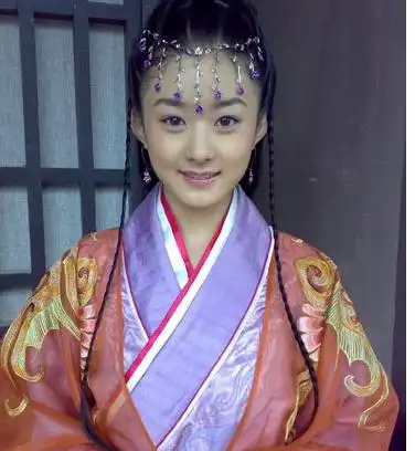 不过也有网友力挺赵丽颖,说当时的赵丽颖只是很胖而已,而且赵丽颖的