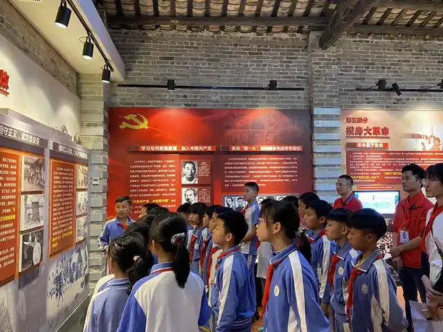 寻访红色足迹,牢记初心使命——思劳镇中心小学党支部开展党史学习