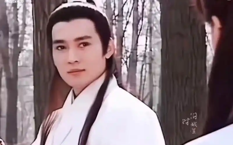 白衣英俊美男子焦恩俊!