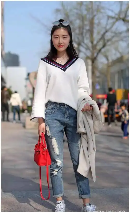 街拍:杭州不愧人间天堂,街头随便一拍,就是这么吸人眼球|杭州|美女