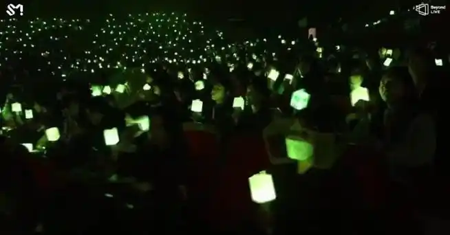 240224『图片』ty track in seoul day1    这一次 所有应援棒都是为