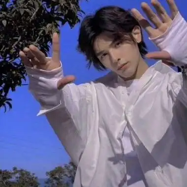 由美头网整理发布,男生头像频道提供更多与真人,高颜值,冷酷高清,qq男