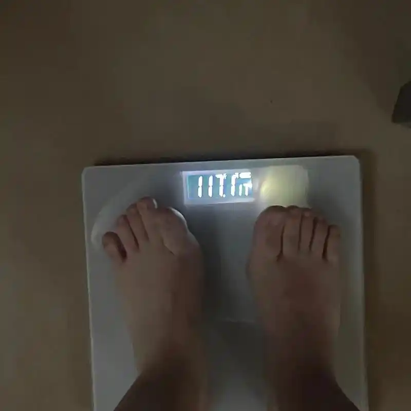 减肥第49天.早上称体重破防了 117.1  我觉得要么是吃 - 抖音