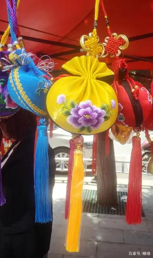 端午将至带你见识别出心智的庆阳香包