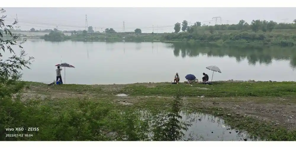 房山大石河桥下戏水,烧烤都可以,还有卖羊肉串,炒饼的提前来有好位置