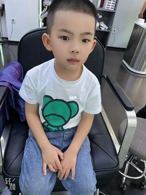 有人说,男生帅不帅,剪个寸头就知道了,于是我就带小崽崽去验证了一下