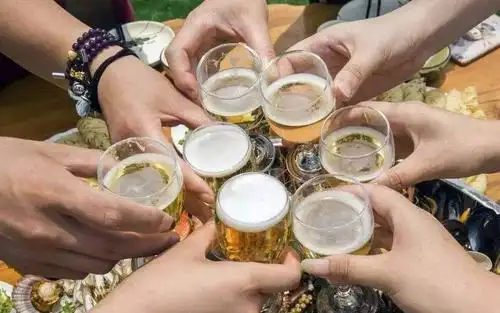 成都男子南充饮酒致死,一起聚餐的这几个同事遭了