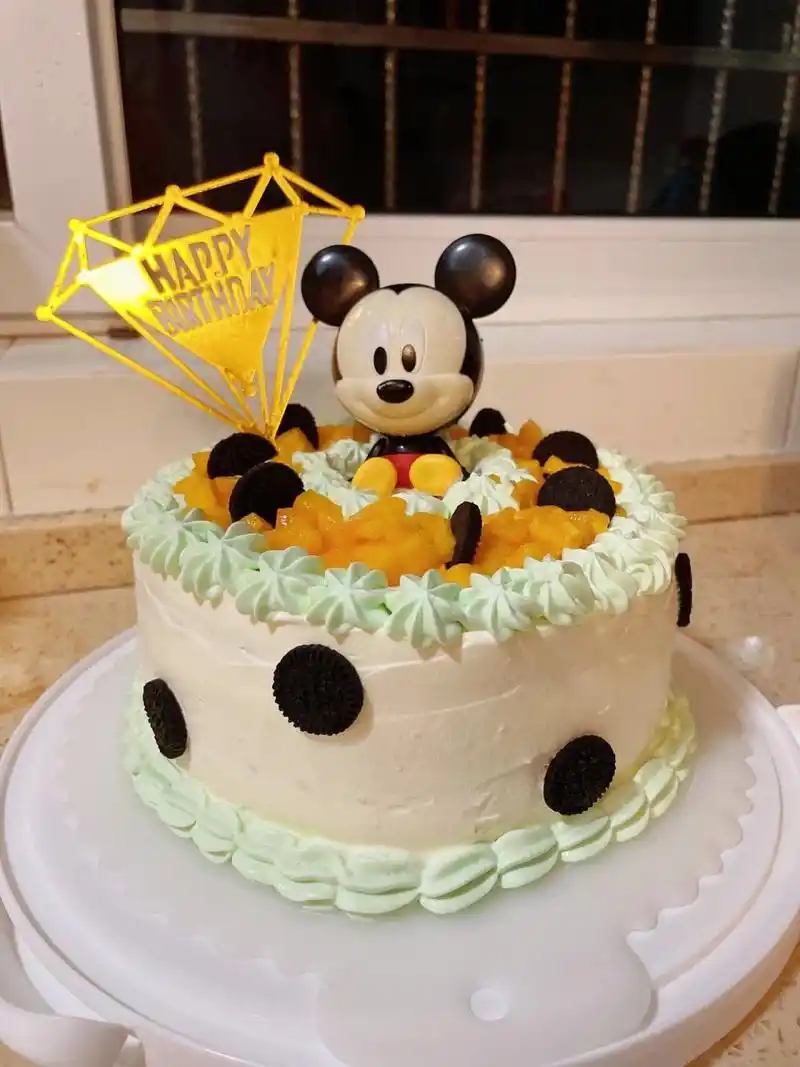 7寸米奇蛋糕 7寸蛋糕配方: 鸡蛋4个50克到60克一个 低筋面粉69克 淀粉