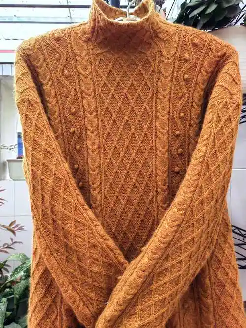 女士棒针经典花样组合高领毛衣