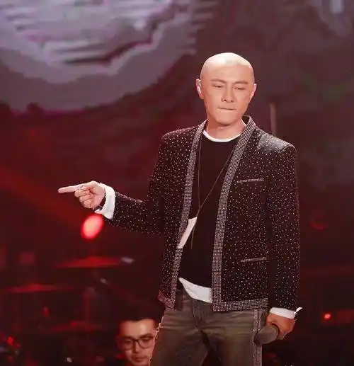 "光头男神"张卫健深情讲述:穿二手婚纱的张茜,值得我拿命爱_因为_时候