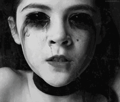恐怖悬疑惊悚毛骨悚然gif动图_动态图_表情包下载_soogif
