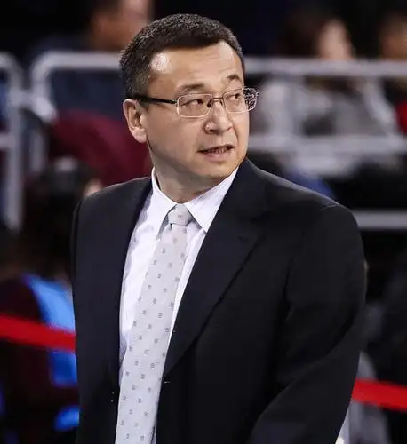 范斌: 福建打强队时缺口气 要转变防守的意识