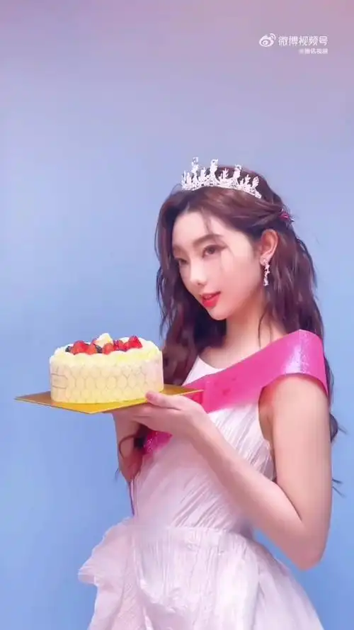 李紫婷复古公主生日造型 李紫婷0120生日快乐 李紫婷mimi 这组生日