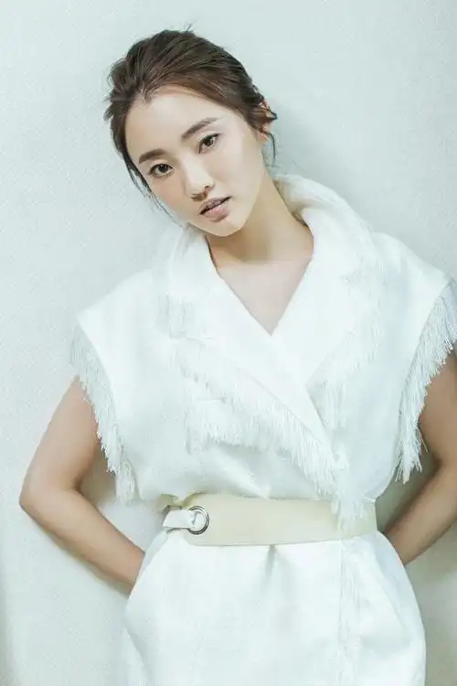 因出演打狗棍而受到广泛关注的刘芊含