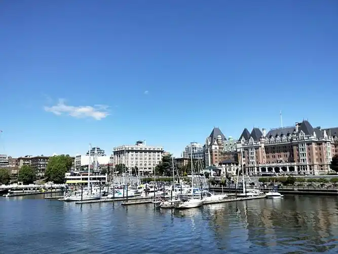 加拿大之行见闻,西海岸温哥华班芙落基山脉观光游(一)