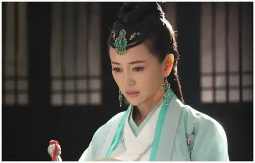 她嫁给了大自己15岁的老戏骨,是因为他太有魅力吗|张定涵|王志飞|女儿