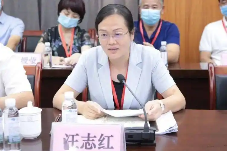 泉州市政府副市长汪志红强调,加大科技投入,学习先进地区经验做法