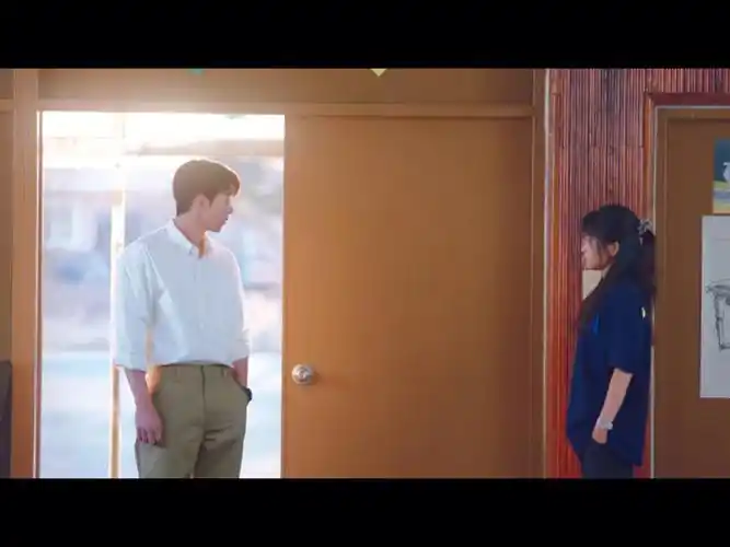 站在光里的南柱赫啊