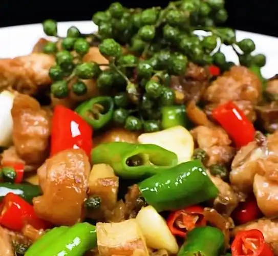 清香麻辣的家常小炒鸡