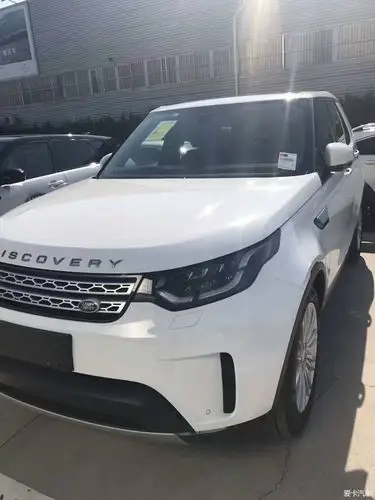 白色的路虎发现五到店