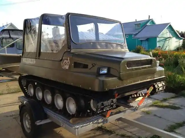 搭载履带的军用迷你小型越野车,能跋山涉水还能合法上路_懂车帝