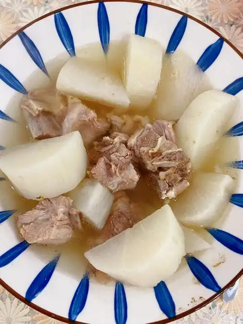 清炖排骨萝卜汤