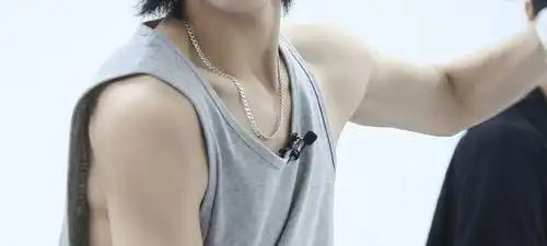 虽然女团腿,但是有肌肉世纪名画之徐明浩裸了!