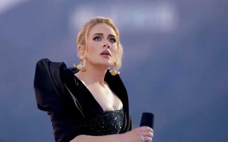 2,《easy on me》 阿黛尔 4k 中文字幕(夕阳太美)