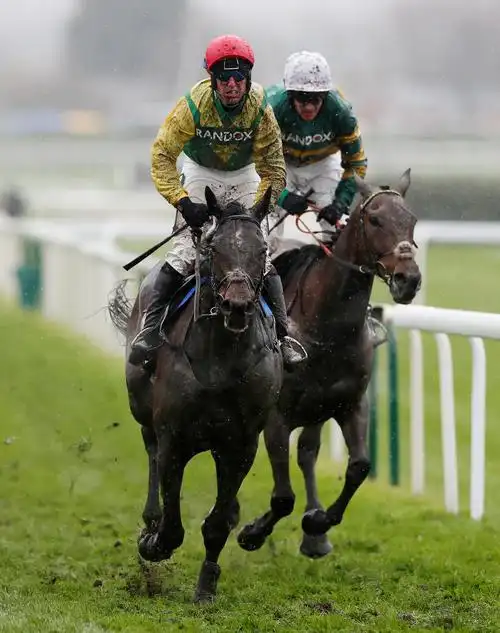 英国国家障碍赛马大赛在利物浦举行