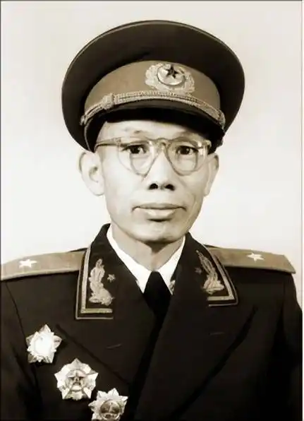 鲜为人知的防空军和铁道兵的两个军_防空部队_大校_少将