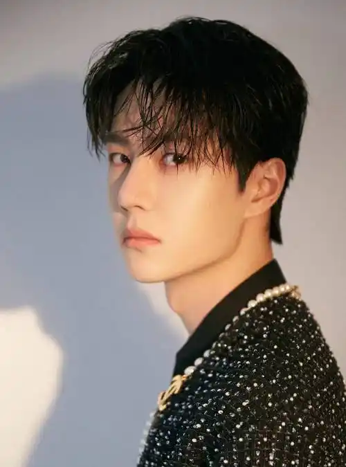 王一博出道七周年:从练习生到福布斯名人榜第二,他经历了什么?