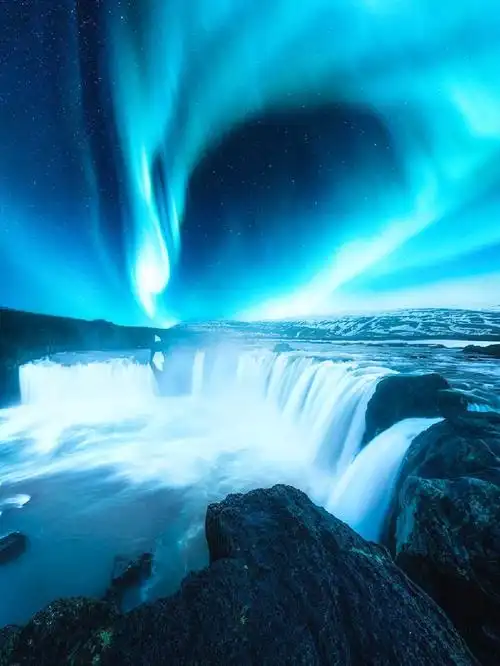 一起去世界尽头追光冰岛极光高端5日游