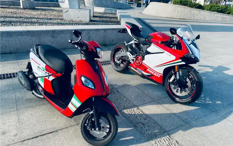 雅马哈巧格i更换杜卡迪版画杜卡巧小黑变小红