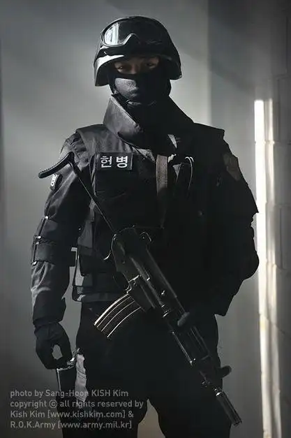 拍得很艺术的韩国特种部队反恐演习