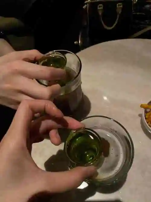 喝酒拍照唠嗑,想要的样子都有