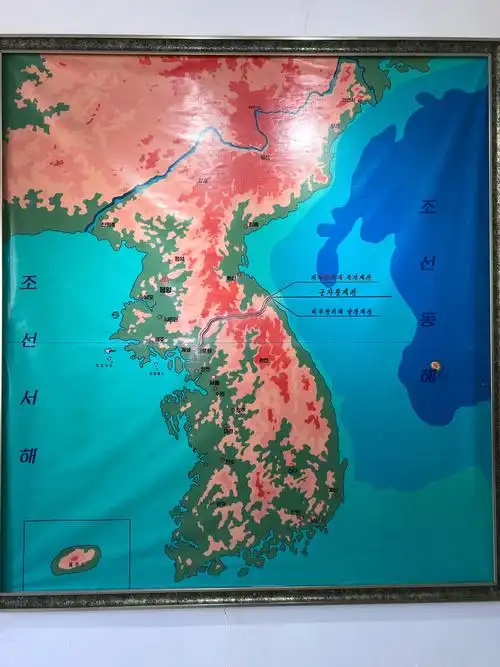 神秘的国度 板门店,距开城市8公里,位于朝鲜半岛中西部,北纬38度线以