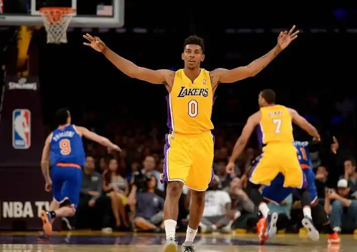 湖人0号球衣的传承与荣耀!