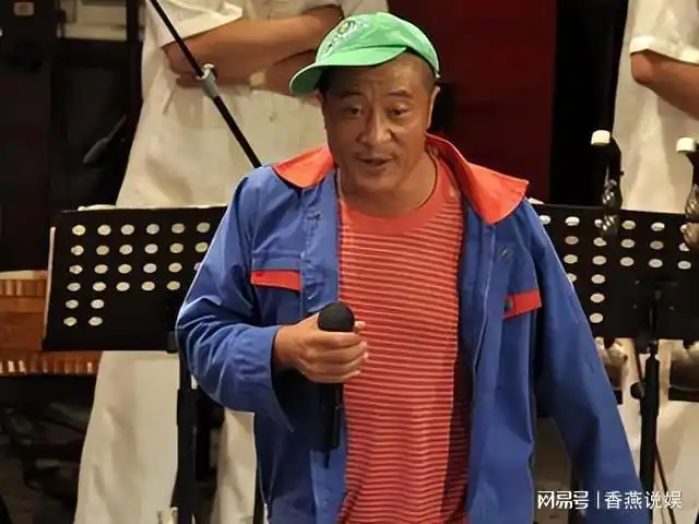 "赵四"做客小杨哥直播间,和小杨哥跳炸雷,35万人在线观看