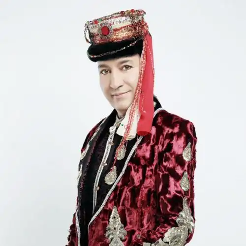 阿 洪 江多 来 提 比 克中央民族歌舞团塔吉克族著名男高音歌唱家