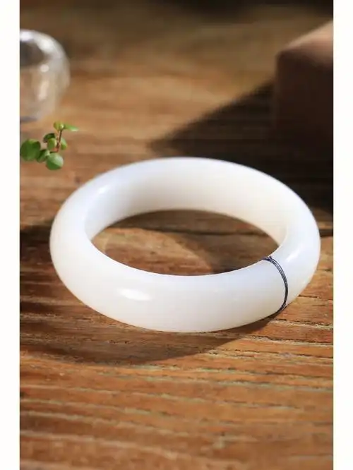 收藏级和田玉羊脂玉手镯58口径白度脂白