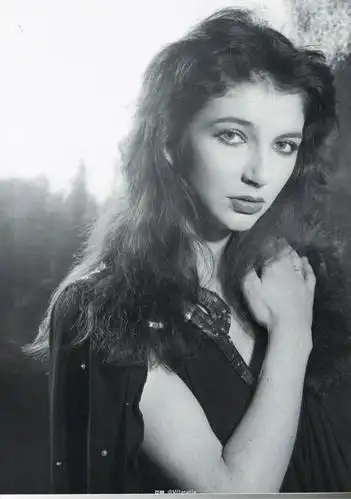 kate bush  日狮月瓶