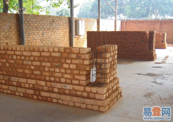 北京东城区专业砌墙抹灰,打地面,小红砖垒围墙