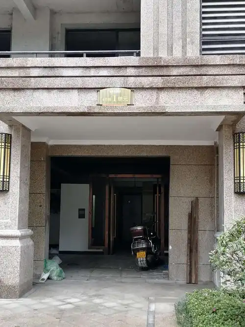 入户门头已经完善好了